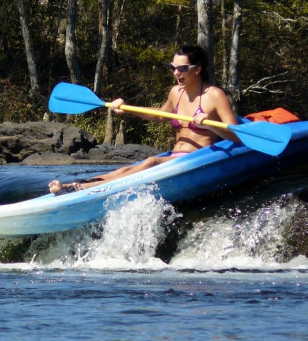 girl with a kayak