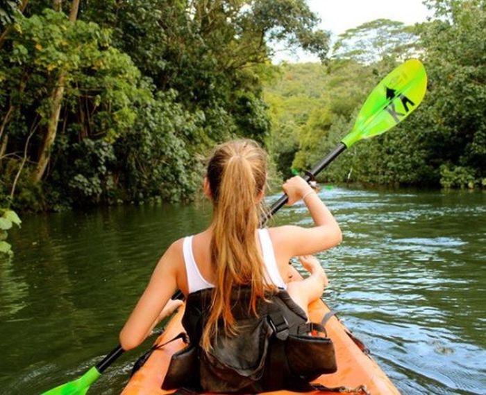 girl with a kayak