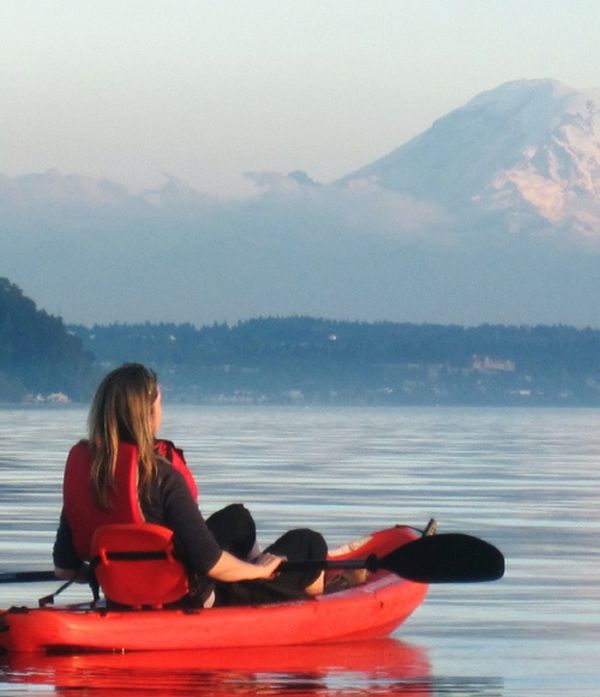 girl with a kayak