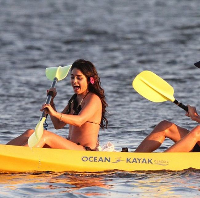 girl with a kayak