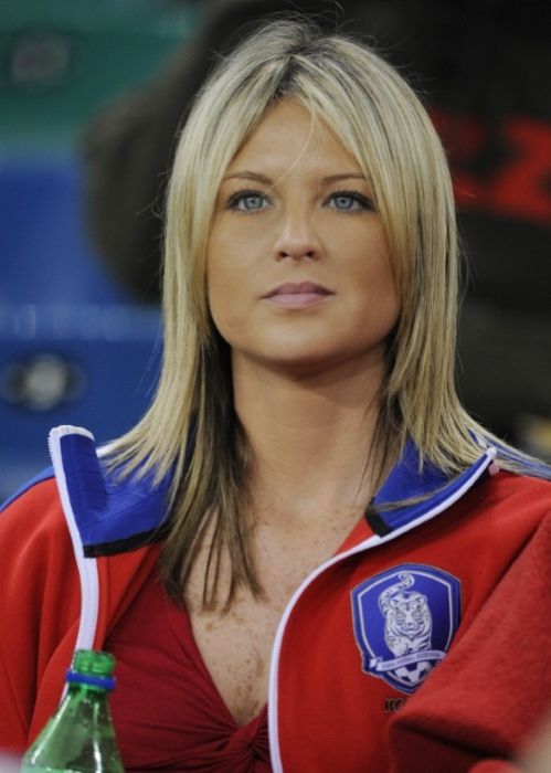 cute football fan girls
