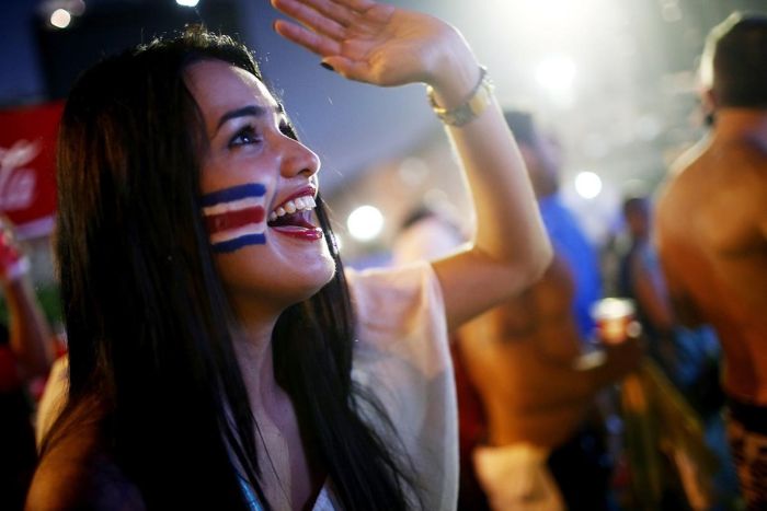 cute football fan girls