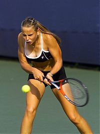 Sport and Fitness: tennis girl