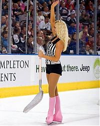 Sport and Fitness: NHL support girls