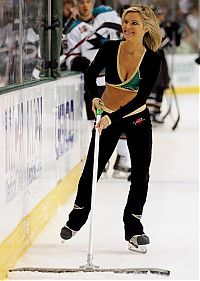 Sport and Fitness: NHL support girls