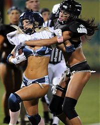 Sport and Fitness: american football girls