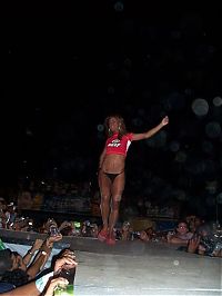 Sport and Fitness: miss reef 2009/2010 bikini contest