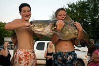 Sport and Fitness: Okie noodling tournament, United States