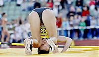 Sport and Fitness: pole vaulting girl