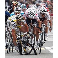 Sport and Fitness: Stage 4 crash, 2010 Tour de Suisse