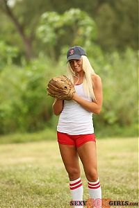 Sport and Fitness: Boston Red Sox girls