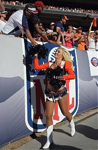 Sport and Fitness: cheerleader girls