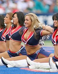 Sport and Fitness: cheerleader girls