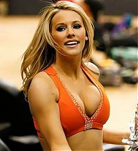 Sport and Fitness: NBA cheerleader girls