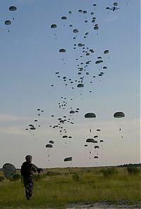 Sport and Fitness: skydiving photography