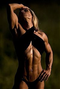 Sport and Fitness: strong fitness bodybuilding girl