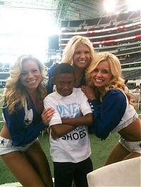 Sport and Fitness: DCC Dallas Cowboys NFL cheerleader girls