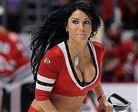 Sport and Fitness: NHL support girls