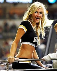 Sport and Fitness: NHL support girls