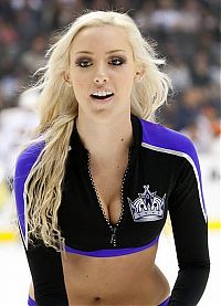 Sport and Fitness: NHL support girls