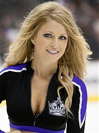 Sport and Fitness: NHL support girls