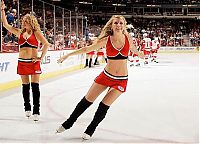 Sport and Fitness: NHL support girls