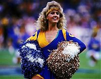 Sport and Fitness: cheerleader girls then and now