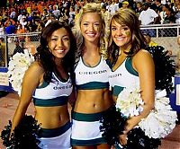 Sport and Fitness: Oregon Ducks cheerleader girls