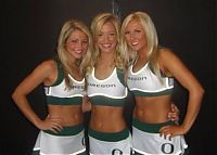 Sport and Fitness: Oregon Ducks cheerleader girls