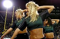 Sport and Fitness: Oregon Ducks cheerleader girls