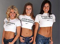 Sport and Fitness: Oregon Ducks cheerleader girls