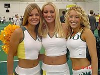 Sport and Fitness: Oregon Ducks cheerleader girls