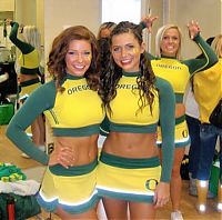 Sport and Fitness: Oregon Ducks cheerleader girls