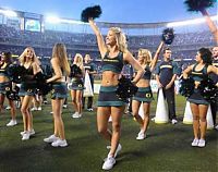 Sport and Fitness: Oregon Ducks cheerleader girls