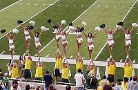 Sport and Fitness: Oregon Ducks cheerleader girls