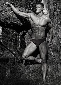 Sport and Fitness: strong bodybuilding man portrait