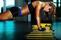 Sport and Fitness: strong fitness bodybuilding girl