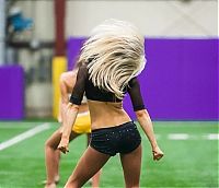 Sport and Fitness: Minnesota Vikings NFL cheerleader girls