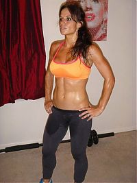 Sport and Fitness: strong fitness bodybuilding girl