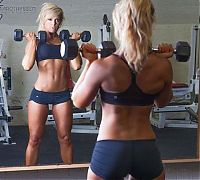 Sport and Fitness: strong fitness bodybuilding girl