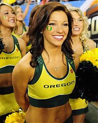 Sport and Fitness: Oregon Ducks cheerleader girls