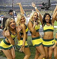 Sport and Fitness: Oregon Ducks cheerleader girls