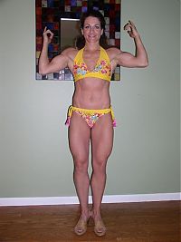 Sport and Fitness: strong fitness bodybuilding girl