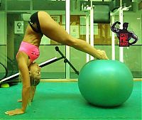 strong fitness bodybuilding girl
