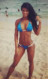 Sport and Fitness: strong fitness bodybuilding girl