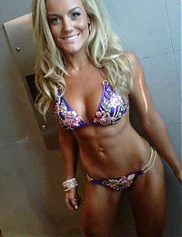 Sport and Fitness: strong fitness bodybuilding girl