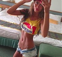 TopRq.com search results: strong fitness bodybuilding girl with abdominal six-pack belly muscles