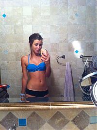 TopRq.com search results: strong fitness bodybuilding girl with abdominal six-pack belly muscles