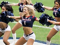 Sport and Fitness: NFL cheerleader girls