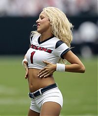 Sport and Fitness: NFL cheerleader girls